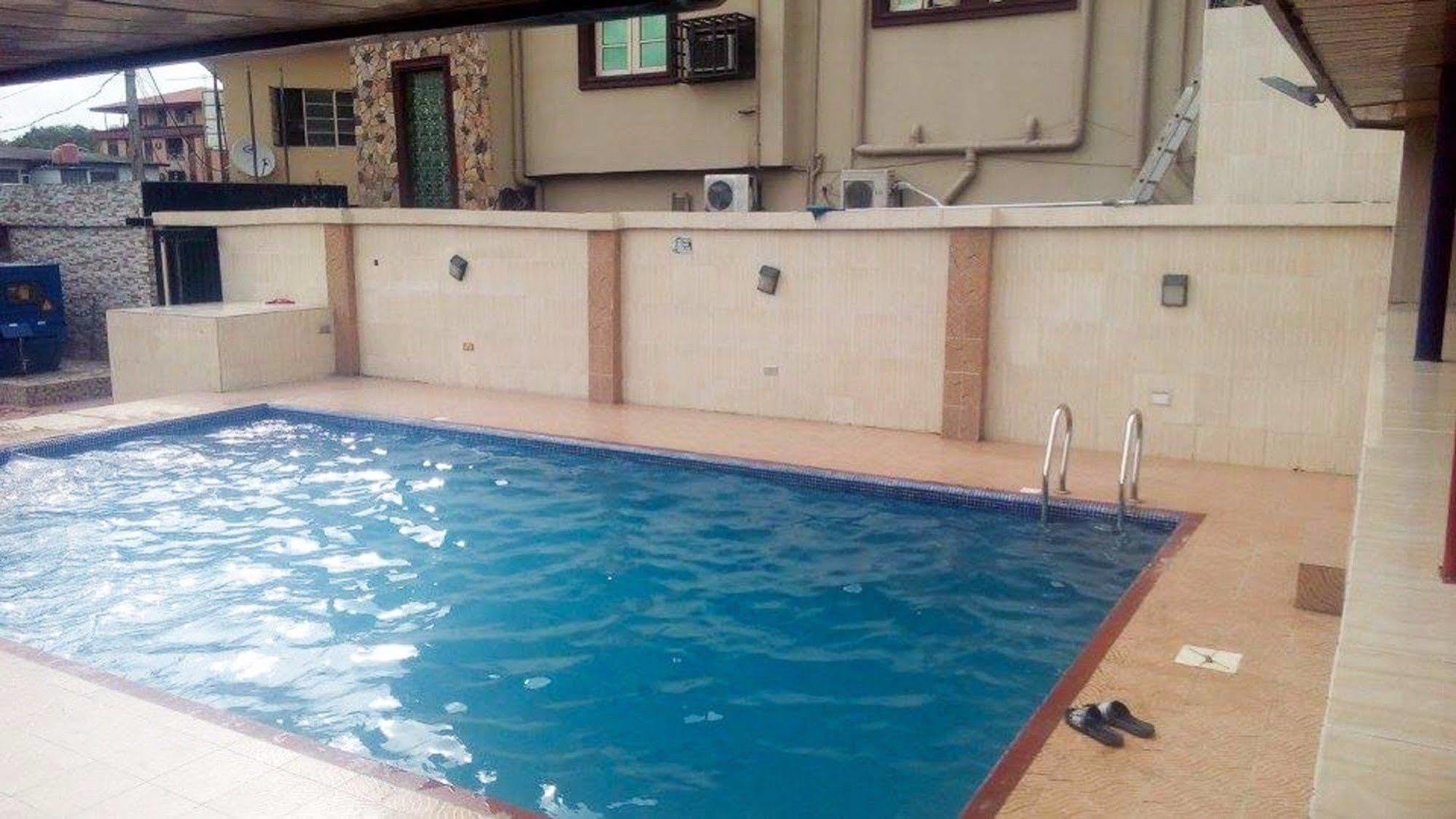 Suit Las Caracas Lagos Luaran gambar